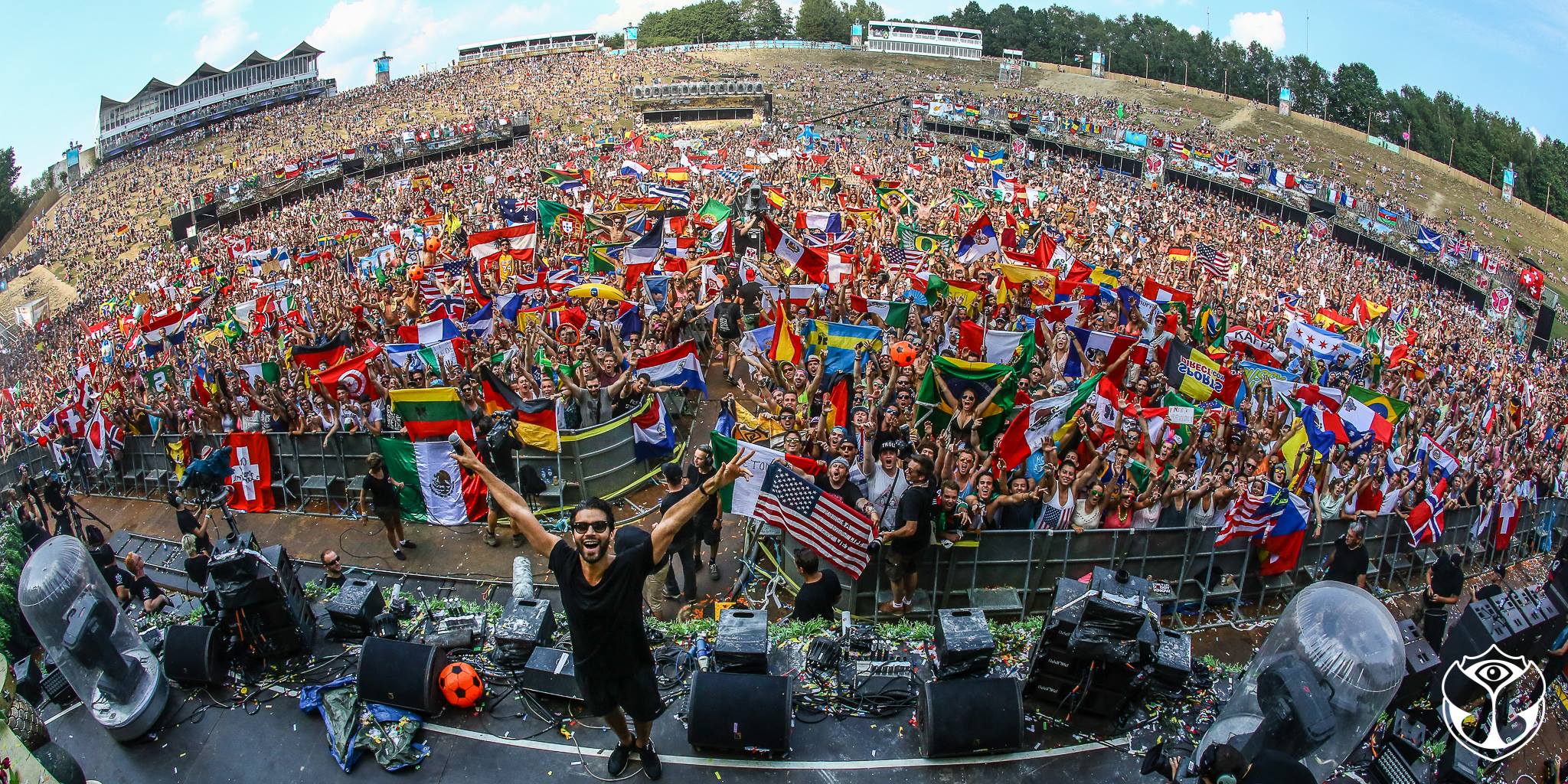 tomorrowland-unite-might-make-a-comeback-to-india-this-year-festival